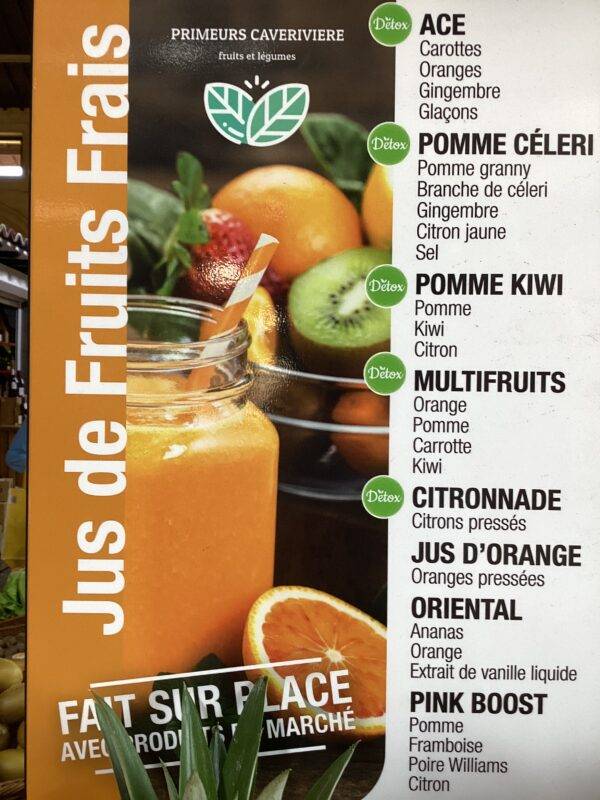 Jus de fruits frais préparés sur place au marché